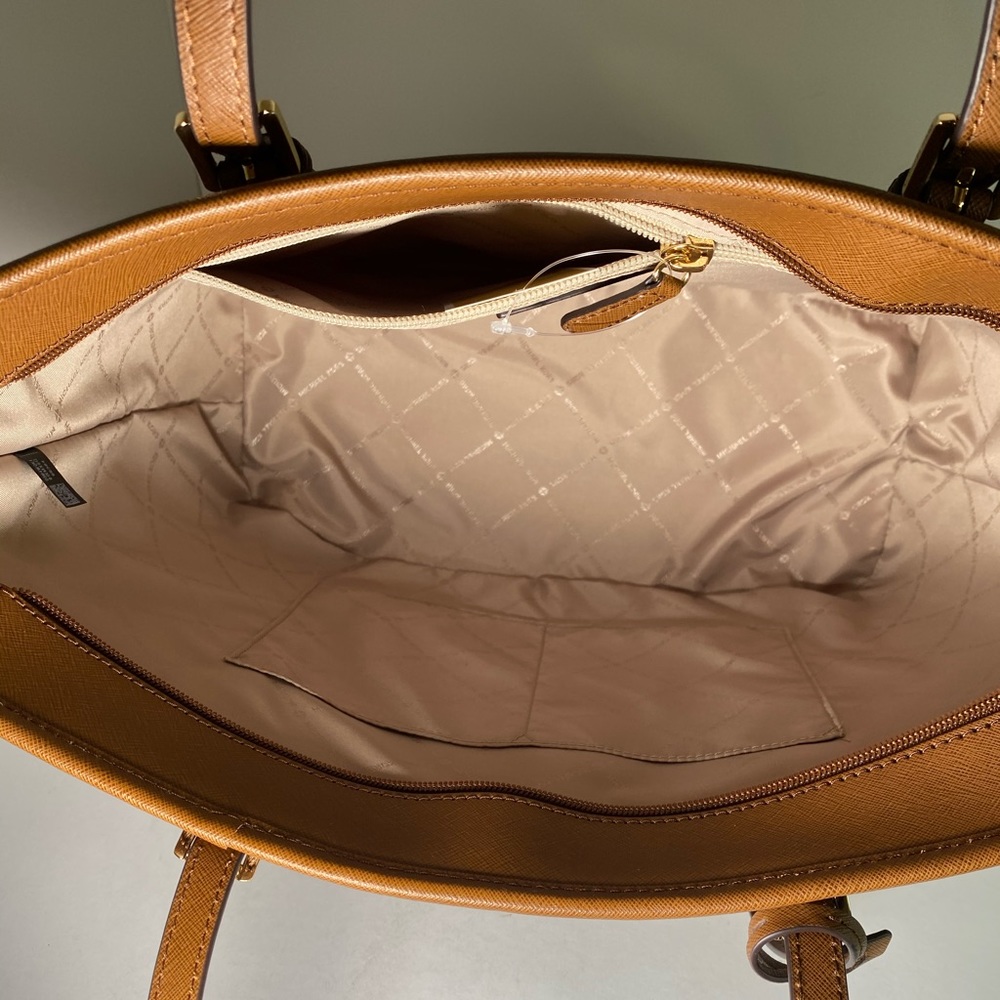 Michael Kors Jet Set TZ, Saffiano Leather Tote! - Picture 6 of 10